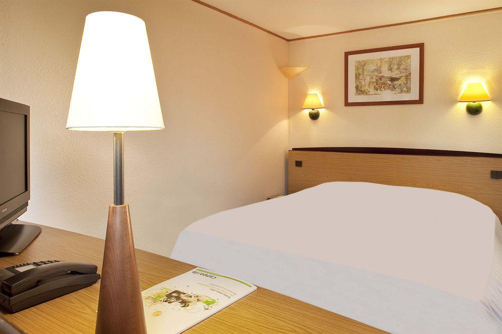Campanile Manosque Hotel Cameră foto